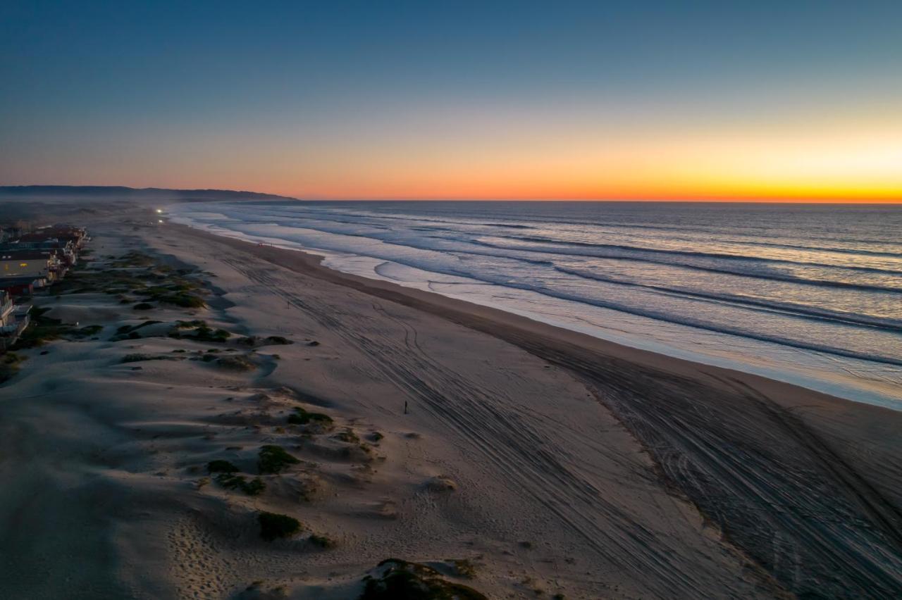 Steps To #Pismobeach With Poker, Foosball, Free Ev Charger, And Bikes Ошено Экстерьер фото